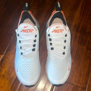 Aesthetic Nike Air 270s